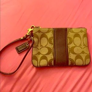 Pouch coach